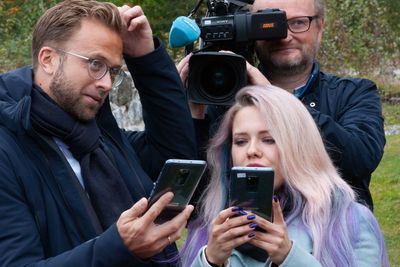 Kommunal- og moderniseringsminister Nikolai Astrup er sjefen for avdelingen som kjøper inn mobil- og fasttelefoni til departementene. Her fotografert under Telenors åpning av en stor 5G-test i Elverum 26. september 2019. 