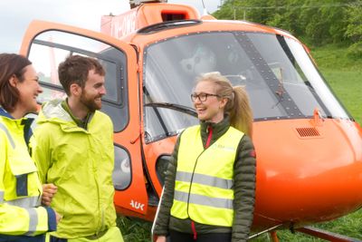 Kari Charlotte Sellgren fra Nye Veier, Craig Christensen og Guro Huun Skurdal fra Emerald Geomodelling hadde høye forventninger før testflygningen startet i Stjørdal.