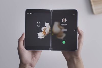 Microsoft Surface Duo er en brettbar Android-mobil.