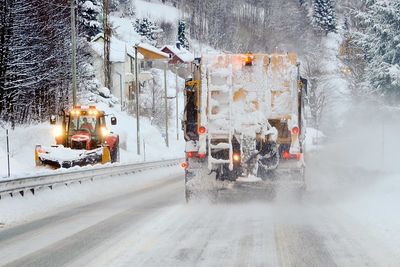 Det kan snø i Bergen også. Bergen bydrift har fått oppdraget med å drifte kommuneveiene sør i Bergen.