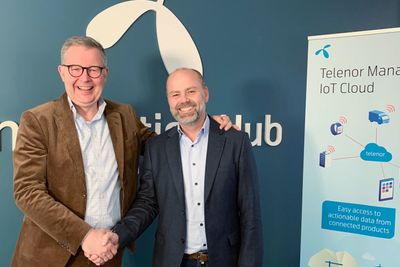 Ivar Sorknes fra Telenor og Ken Roar Riis fra Webstep ser frem til å samarbeide om IOT-løsninger. 