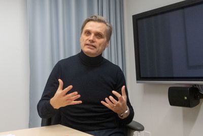 Ericsson-direktør for nettverk, Fredrik Jejdling, sier 5G har kommet på banen svært raskt og er imponert over å ha vært med på å rulle ut 5G-nett på fire kontinenter allerede. 