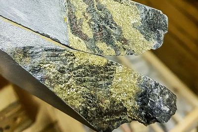 Overraskelse: Den utvidede malmressursen i Nussir som nærmest ble funnet ved en tilfeldighet har vist seg å være av uvanlig høy verdi med 10 prosent kobber i tillegg til palladium og platina.