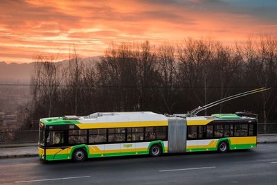 Keolis setter inn ti slike Solaris Trollino 18-busser i Bergen. 