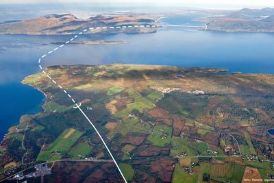 Vegvesenet har fattet en endelig beslutning om hvordan E39 skal krysse Romsdalsfjorden: Det blir Møreaksen, med undersjøisk tunnel og hengebru.