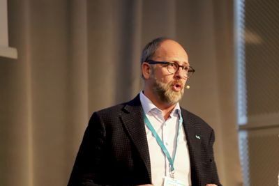 Peder Nærbø, grunnlegger og eier av Bulk Infrastructure. Bildet er tatt på Teknas Ekom hub-konferanse på Fornebu 26. november.