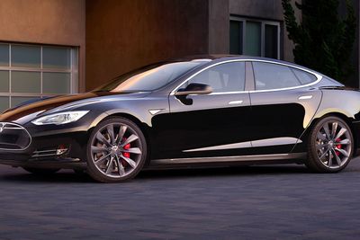 Tesla Model S har sendt bilbransjen inn i fremtiden, mener Time Magazine. 