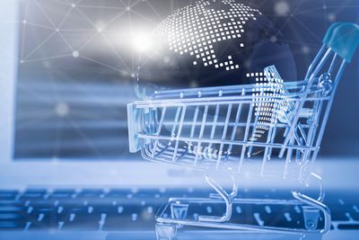 Serverloggene til handleportalen Lightinthebox lå eksponert på nettet i en ukryptert database, ifølge sikkerhetsforskere.