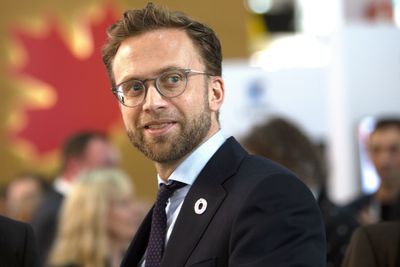 Digitaliseringsminister Nikolai Astrup har sendt forslaget til bredbåndsutbyggingslov til Stortinget, etter over tre-fire års utredning i ulike departementer under ulike ministre.