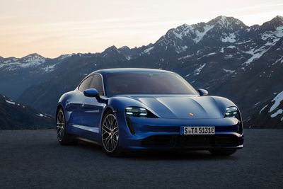 Porsche Taycan blir en av modellene som skal kunne lade på Porsches kommende ladenettverk.