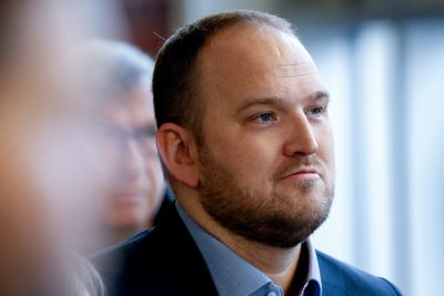 Samferdselsminister Jon Georg Dale (Frp) beskriver det som trist at byrådet i Oslo sier nei til bompengeavtalen fra regjeringen som ville gitt hovedstaden flere milliarder i statlig hjelp til bompenger og kollektivtransport de neste årene.