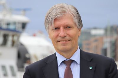 Klima- og miljøminister Ola Elvestuen (V) tror ikke Norge vil få igjen de ekstrainntektene olje og gass har gitt.
