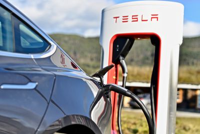 Tesla er den største ladeoperatøren i Norge, ifølge statistikken.