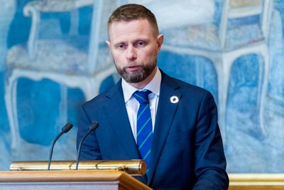 Helseminister Bent Høie (H) redegjorde onsdag for Stortinget om situasjonen i luftambulansetjenesten.