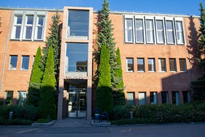 Rådmannen i Lillestrøm kommune har innstilt på at formannskapet i kommunen skal anke dommen fra Nedre Romerike tingrett, som har tilkjent 14 beboere i Brånåsdalen erstatning på til sammen 34 millioner kroner.