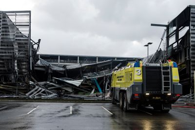 Deler av den nyeste utvidelsen av P-huset raste sammen i Sola P-hus-brannen.