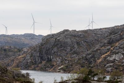 Folk i bygda Berle i Bremanger får ikke sett på fjernsyn på grunn av en ny vindpark. Her ses vindturbiner i Eigersund kommune i Rogaland. 
