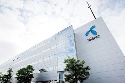 Hovedkontoret til Telenor Danmark sier de ved en feil sendte ut innhold i kunders SMS-er sammen med informasjon politiet ba om, nemlig hvilke basestasjoner mobiler var tilknyttet i et bestemt tidsrom. 