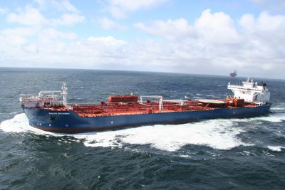 I 2018 ble oljetankeren Navion Brittannia strandet i India. Miljødirektoratet tror Teekay Shipping solgte skipet til ulovlig opphogging og har anmeldt rederiet.