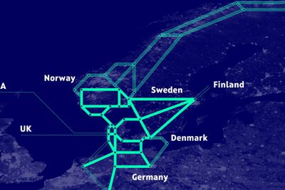 Globalconnect har oppgradert kapasiteten på de strekningene som her er markert kraftigst med hele streker på det litt utydelige kartet i bakgrunnen.