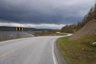 Fylkesvei 31 tar av fra fylkesvei 30 i Røros, går østover forbi Brekken til riksgrensen ved Vauldalen, og er 45,9 km lang.