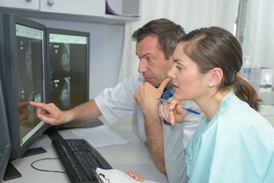 Røntgenpasienter er blant pasientene som blir sendt til andre sykehus etter løsepengeangrepet. Bildet er et illustrasjonsfoto, og er ikke relatert til den aktuelle saken.