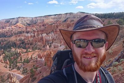 Åsmund benytter enhver mulighet til å utforske USA. Her besøker han Bryce Canyon National Park i Utah i 2017.