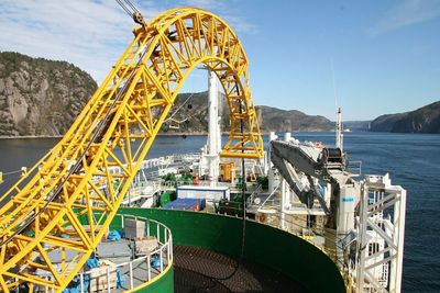 Kabelen mellom Norge og Nederland, NorNed, er verdens lengste undersjøiske kraftkabel. Snart skal Stortinget avgjøre om Norge også skal bygge en kabel til Skottland.