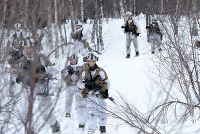 Fortsatt er over 10 000 soldater ute i felt under avviklingen av militærøvelsen Cold Response 2020.