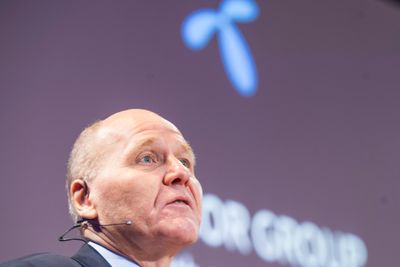 Sigve Brekke og Telenor Norge utsetter den planlagte nedbemanningen i selskapet.