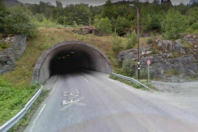Hellesyltporten på fylkesvei 60 på Sunnmøre er blant tunnelene som skal vaskes i kontrakten.