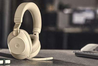 Toppmodellen: Jabra Evolve2 85 tilfører hodetelefoner noe helt nytt. Også et nytt prisleie.