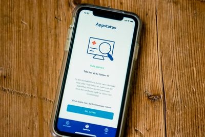 Folkehelseinstituttets nye app smittestopp for smittesporing. Appen skal hjelpe myndighetene med smittesporing, men kan også brukes til å varsle brukeren om at han eller hun har vært i nærheten av noen som er smittet av koronaviruset. 