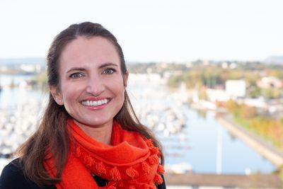 Jakter gull i krisetider: Visma fortsetter å sluke et 20-talls selskaper hvert år. Det vil vi fortsette med, forteller den ferske konsernsjefen Merete Hverven i dette intervjuet.
