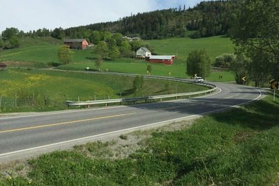 Den 42 kilometer lange strekningen E16 Fagernes-Øylo skal bygges ut etter en helt ny kontraktsmodell med entreprenørselskapet Br. Dokken.