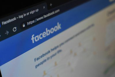 Facebook-aksjen steg etter onsdagens resultatfremleggelse. Veksten i første kvartal var den tregeste siden Facebook ble børsnotert.