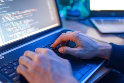 Ice avdekket et fiendtlig hackerangrep mot operatørens «Min Side». Drøyt hundre kontoer ble kompromittert.