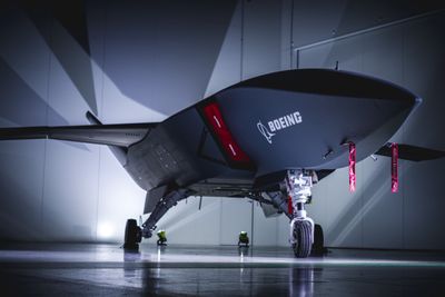 Boeing og Royal Australian Air Force viste fram Loyal Wingman-dronen på en virtuell utrullingsseremoni mandag.