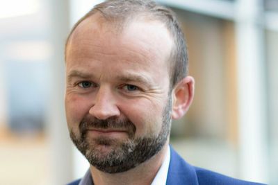 Nicolay Moulin har tatt over som administrerende direktør i Sikri AS, som allerede fra start er blitt et temmelig stort norsk programvarehus med over hundre ansatte. Straks blir de enda flere, både som følge av oppkjøp og nyansettelser.