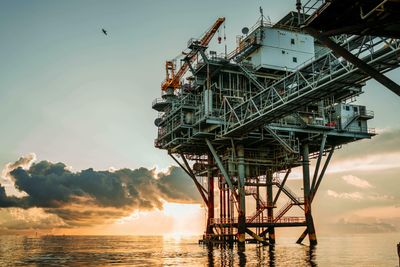 I 2020 var redningen å finne i oljen, gjennom Oljefondet. Både verden og Norge vil fortsatt ha behov for olje og gass, mener Øystein Noreng