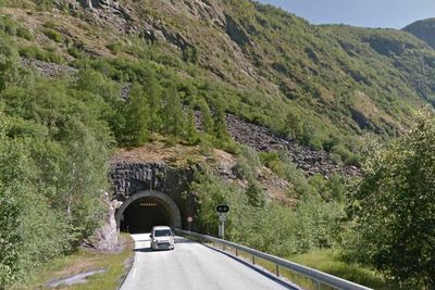 Finsåstunnelen på 2412 meter er den lengste av de tre tunnelene som skal rehabiliteres. 