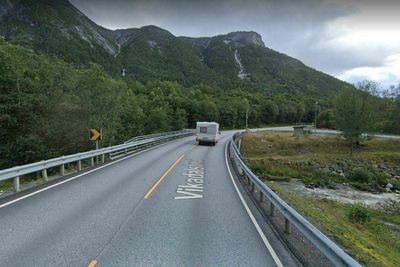 Fylkesvei 53 over Årøyni.