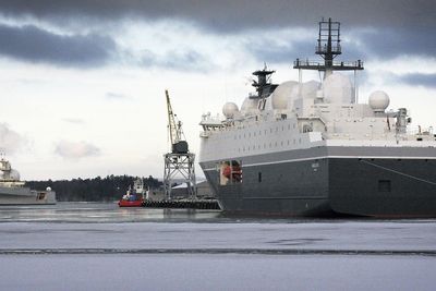 Vard sto blant annet for byggingen av de to etterretningsfartøyene FS «Eger» (t.v.) og FS «Marjata» (t.h.). 