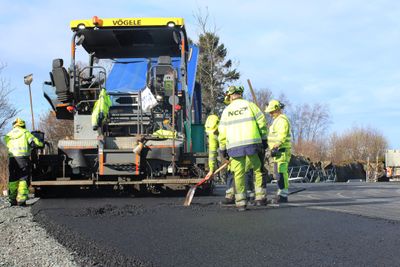 NCC skal legge 95.000 tonn asfalt på E16 mellom Ålsbygda og Olum.