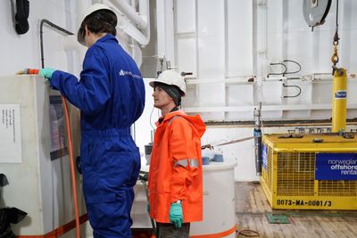 Havforskningsinstitutet er blant forskningsinstitusjonene som får penger. Bilde fra prøvetaking om bord på G.O. Sars i juli 2019.