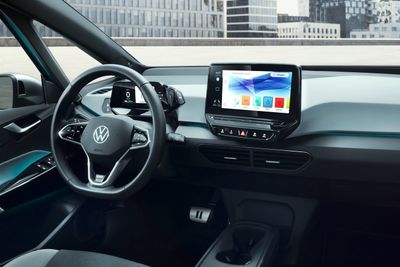 VW ID.3 er første bil ut med det som etter hvert skal bli det nye operativsystemet som skal drive konsernets kommende biler.