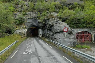 Østre portal av Seimsdalstunnelen. 