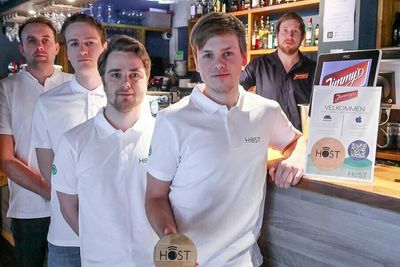 Studentgründerne bak Host har testet Wi-Fi-løsningen sin ved restauranten Jimmys i Porsgrunn.