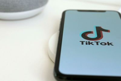 Bør Kina og kinesiske tjenester og apper gis tilgang til å utnytte det åpne internettet hos oss, når landet selv blokkerer de utenlandske konkurrentene?