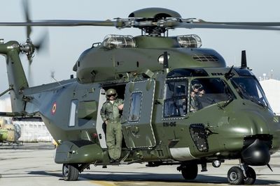 Dette bildet er fra da det fjerde og siste belgiske NH90 TTH ble mottatt i 2014. Nå kan det gå mot utfasing av dette og tre andre transporthelikoptre.
